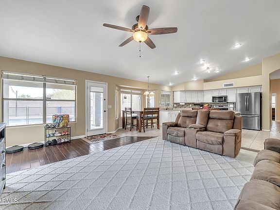 5th image of 2343 E KEMPTON Road