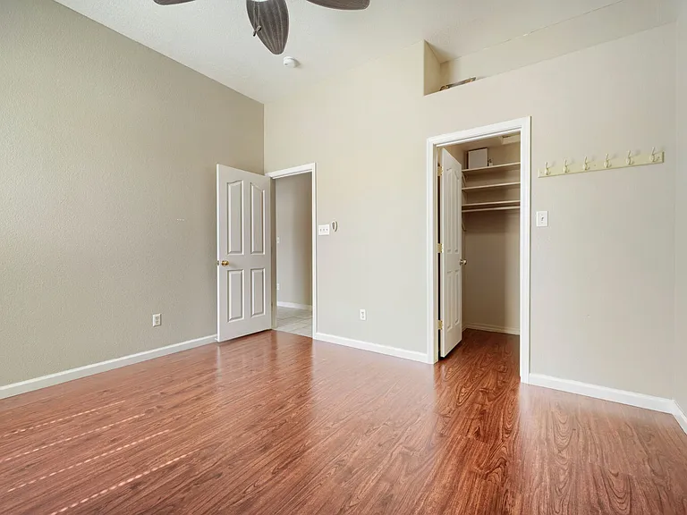 5619 W Frier Dr — Photo 13
