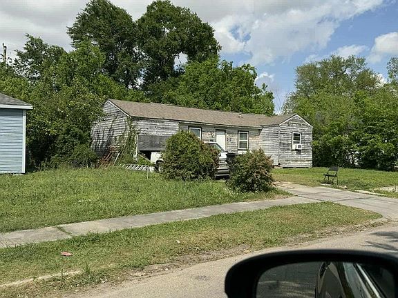 3rd image of 4505 Perry St
