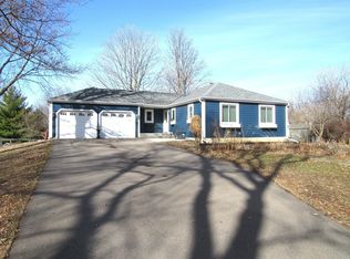 6680 Nez Perce Dr, Chanhassen, MN 55317