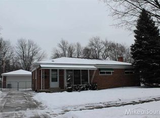 1360 Sycamore Dr, Rochester, MI 48307