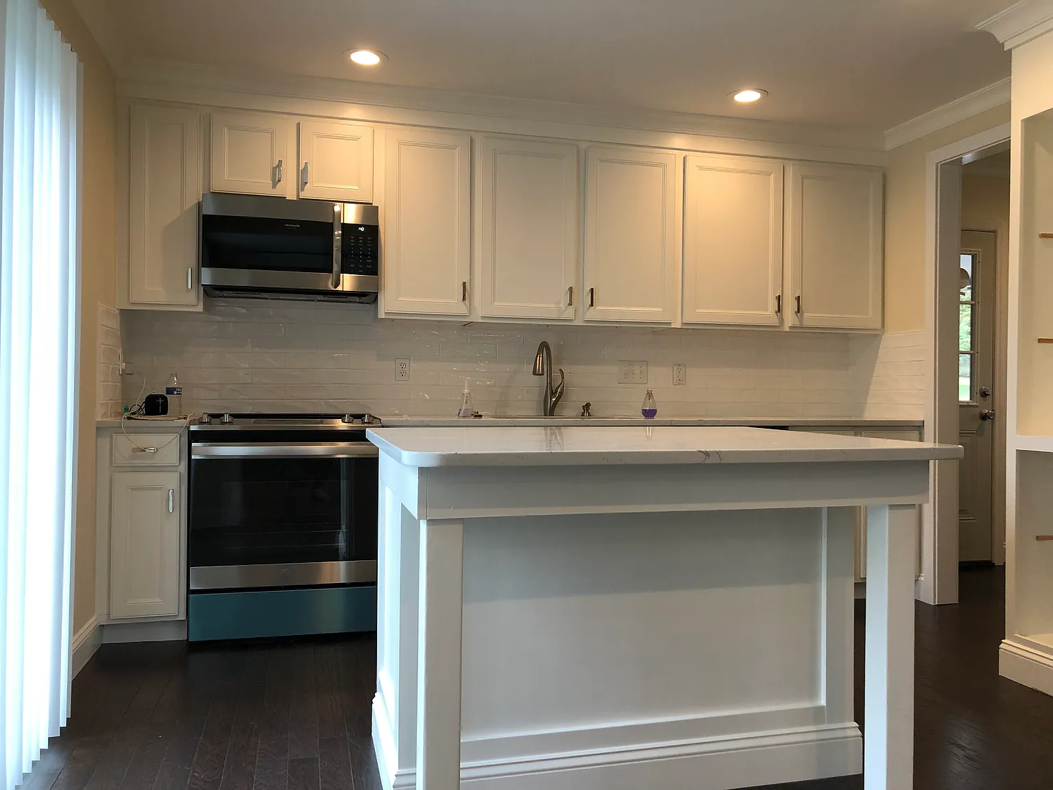 3 bed, 2.5 bath, 1408 sqft, $4,000 — Photo 4