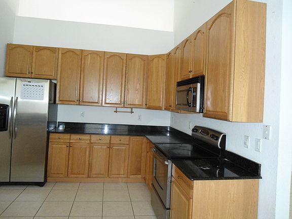 4th image of 3499 SW Vendome St