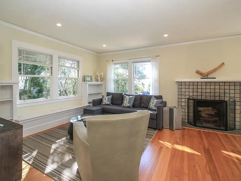 2403 Hillside Ave — Photo 17