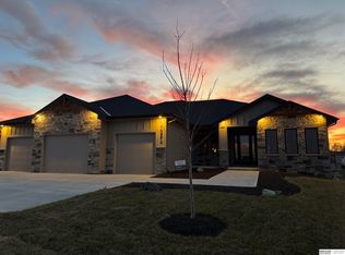 10212 S 97th St, Papillion, NE 68046
