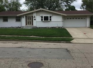 390 Blairwood Dr, Dayton, OH 45426