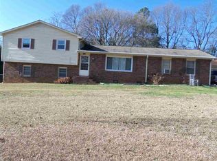 1004 Brookwood Dr, Boiling Springs, SC 29316