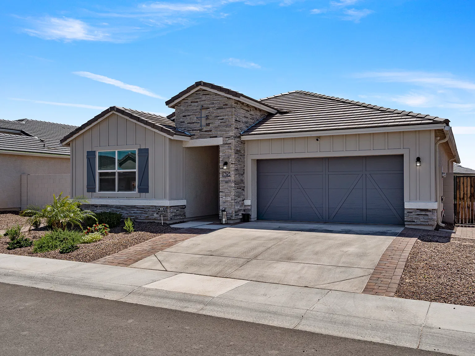 3 bed, 2.5 bath, 2048 sqft, $2,770 — Photo 2