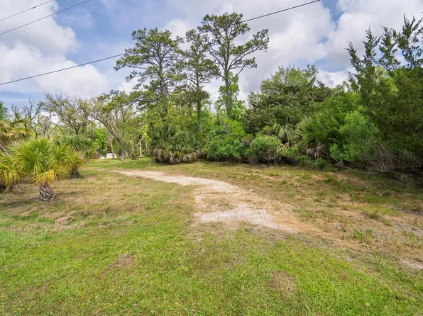 8286 Oyster Factory Rd, Edisto Island, SC 29438