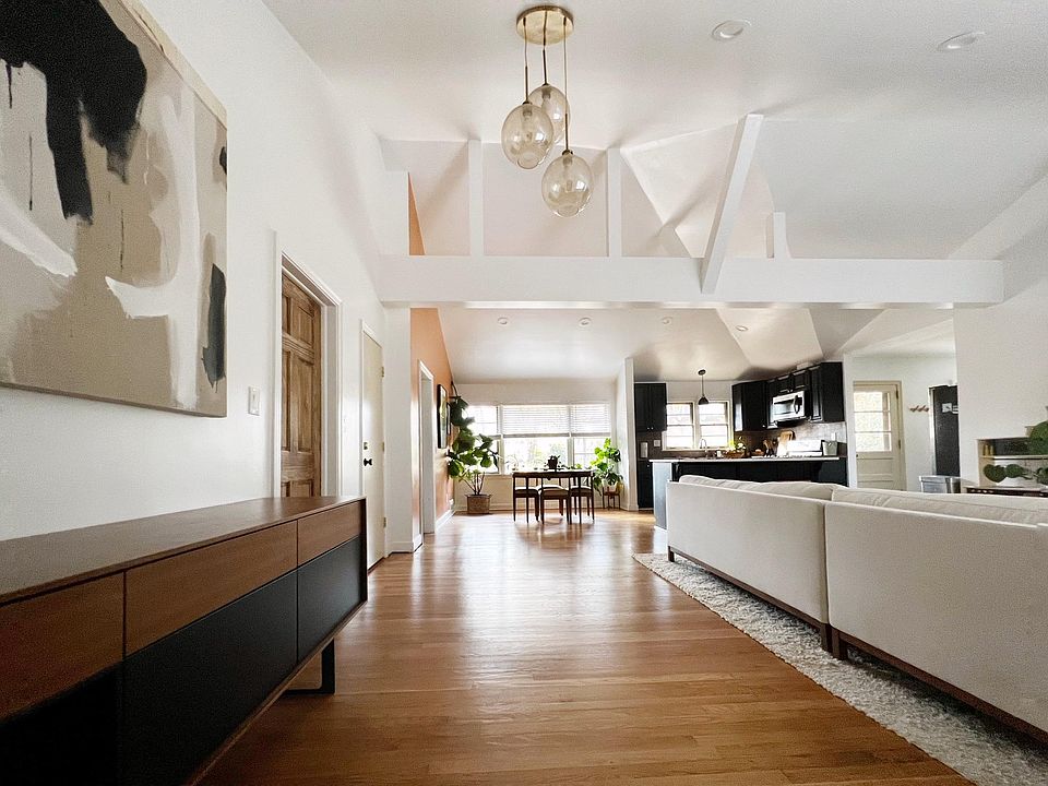 Entrance into kitching/dining/living area.