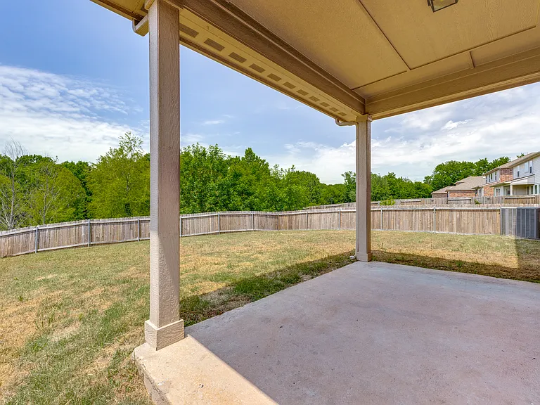 1608 Persimmon Dr — Photo 26