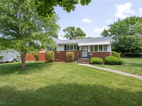 6115 Morrow Dr, Brookpark, OH 44142