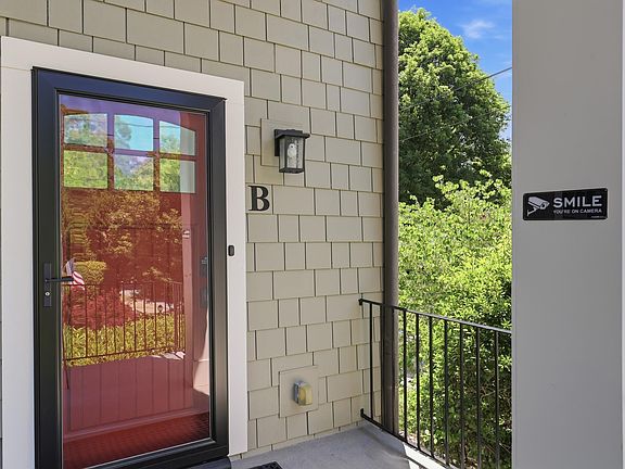 2nd image of 106 W Park Ave APT B