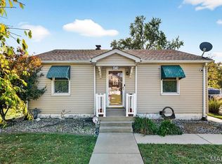 404 S 16th St, Belleville, IL 62220