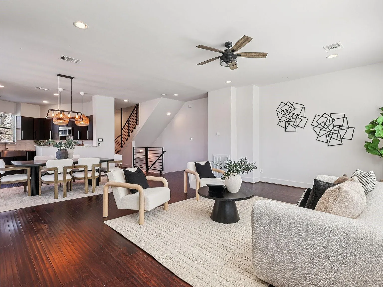 3 bed, 3.5 bath, 2697 sqft, $4,000 — Photo 4