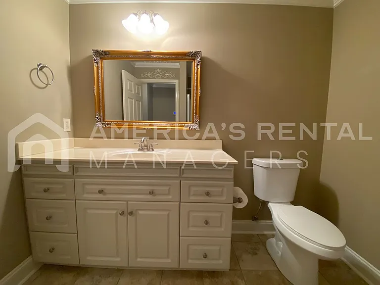 4230 Lochshire Ln — Photo 32