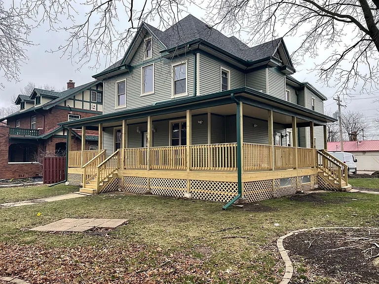 1 White Pl — Photo 1