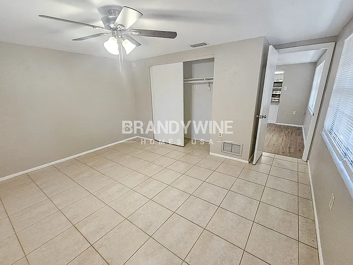 7815 Treasure Pointe Dr — Photo 8