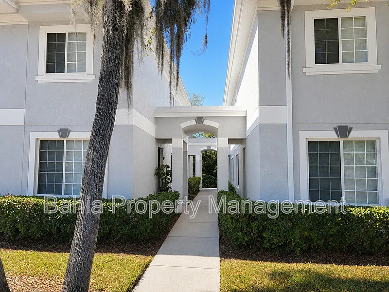 4053 Dolphin Dr