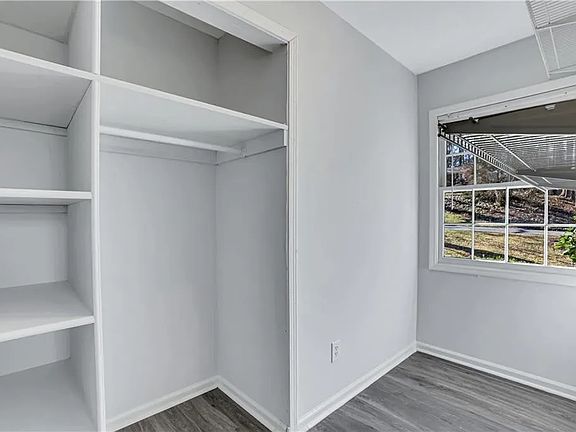 3rd image of 2298 Jay Ln SE