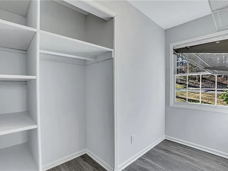 2298 Jay Ln SE — Photo 3