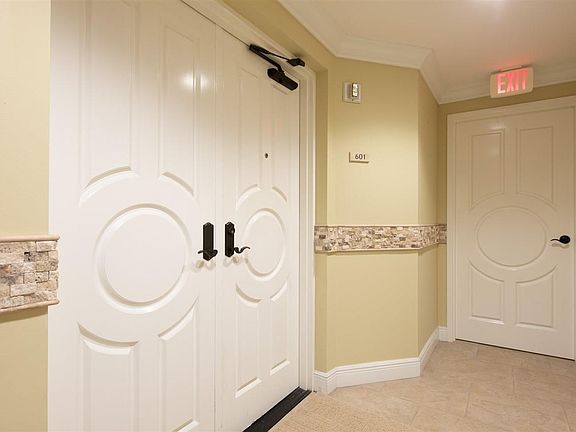 4th image of 721 Pensacola Beach Blvd Unit 601