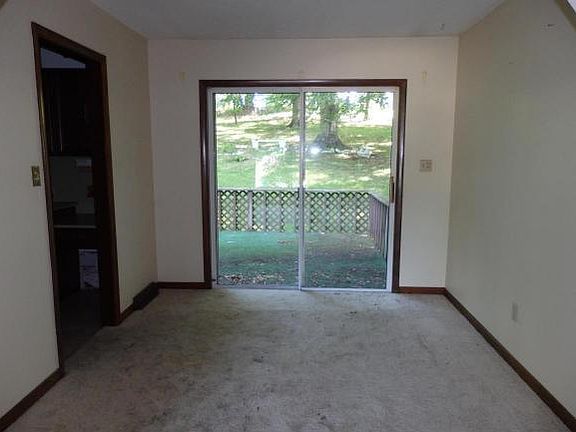 3rd image of 107 Cambridge Cir
