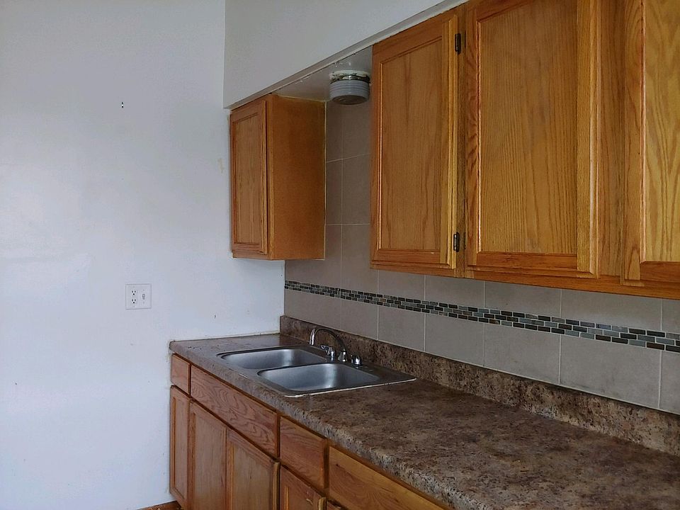 2nd image of 7454 S Merrill Ave APT 2