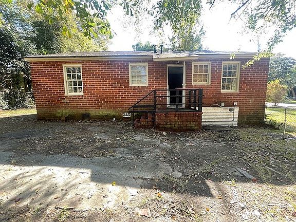 3rd image of 944 Booker Ave