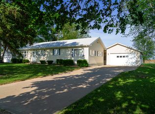 2056 Peek Home Rd, Dixon, IL 61021