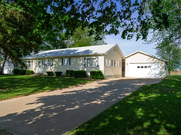 2056 Peek Home Rd, Dixon, IL 61021