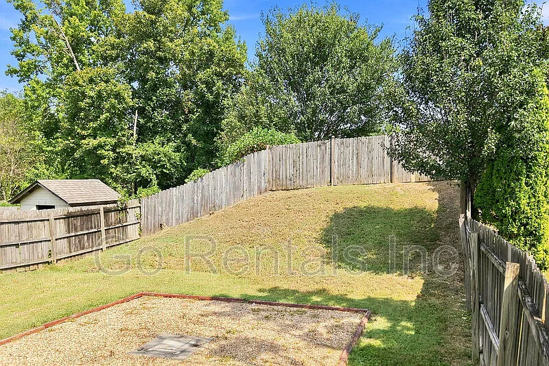 3 bed, 2.0 bath, 1267 sqft, $1,800 — Photo 4