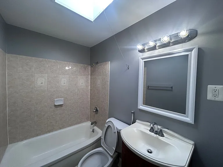 2567 Marbourne Ave — Photo 7