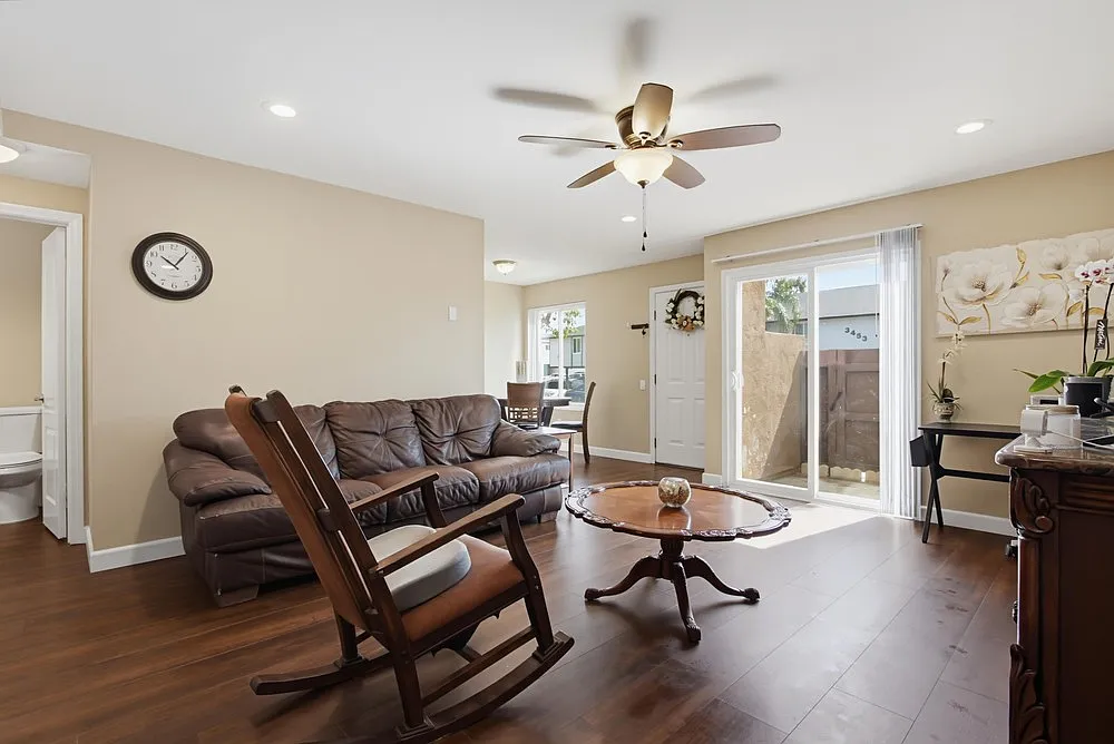 2 bed, 1.5 bath, 885 sqft, $2,600 — Photo 3