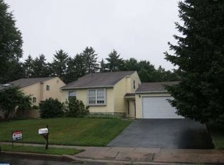 320 Wisteria Ave, Reading, PA 19606