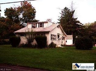 1094 Orchard Grove Dr, Geneva, OH 44041