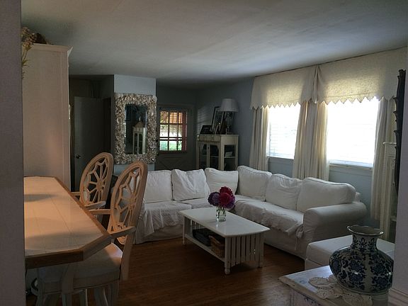 Living Room (Front Door)