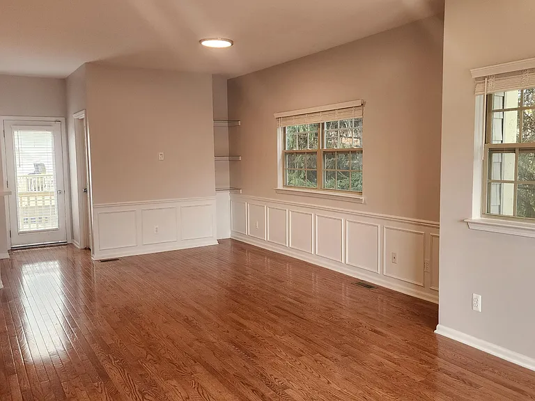 1574 Kessler Ave — Photo 6