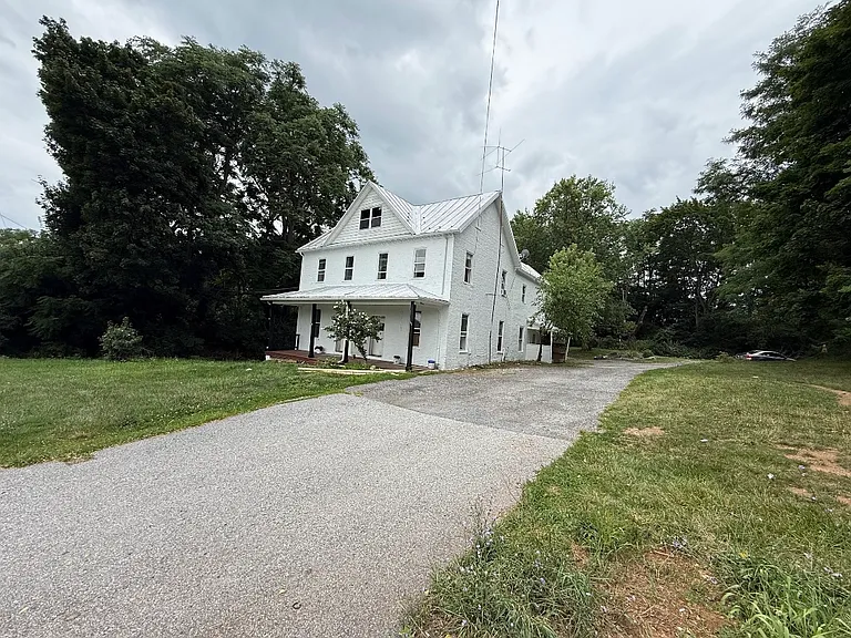 720 Littlestown Pike #B — Photo 1