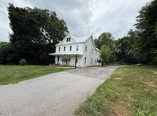 720 Littlestown Pike #B Photo 1