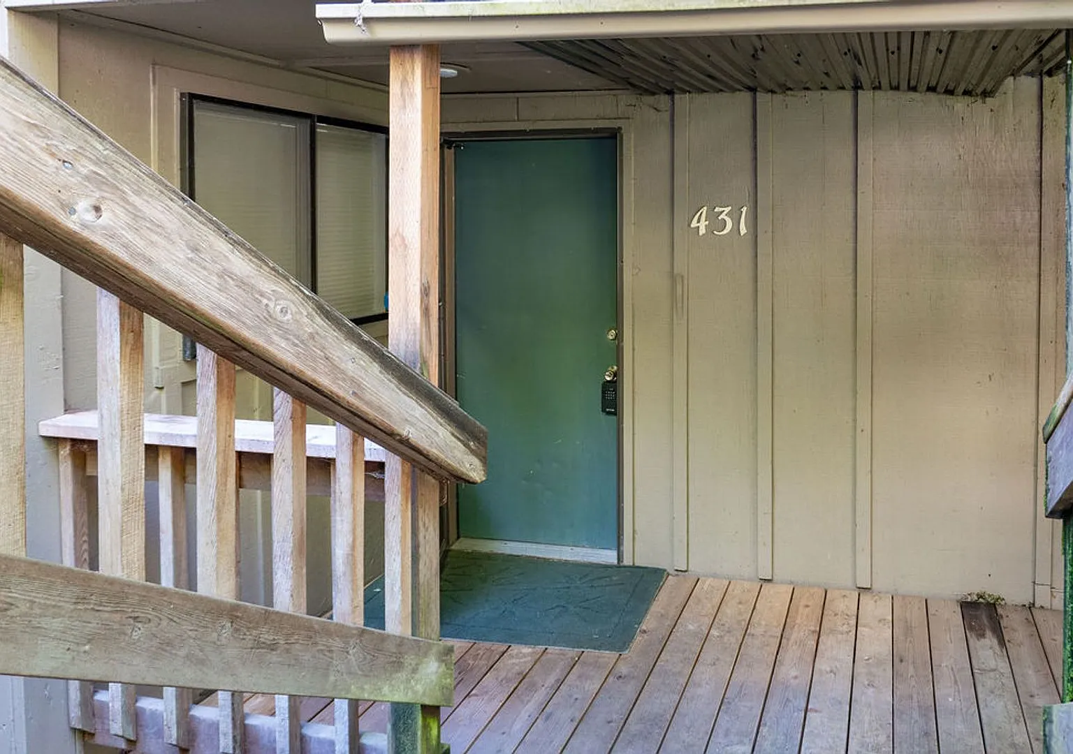 431 Stonewood Dr — Photo 3