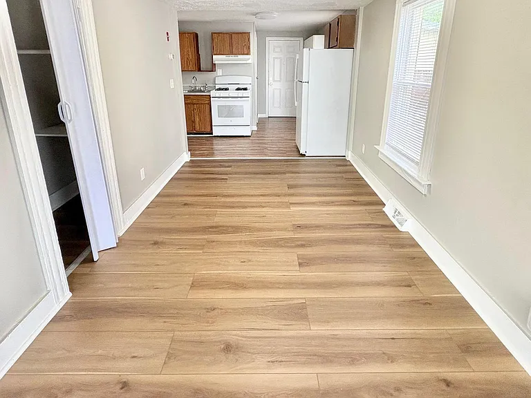 466 Main St #2 — Photo 4