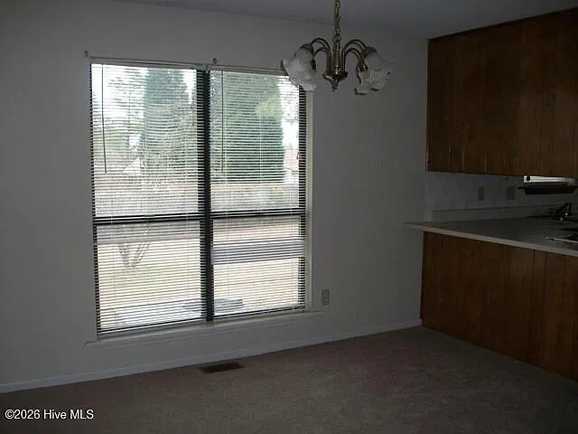 3 bed, 2.0 bath, 1324 sqft, $1,300 — Photo 4