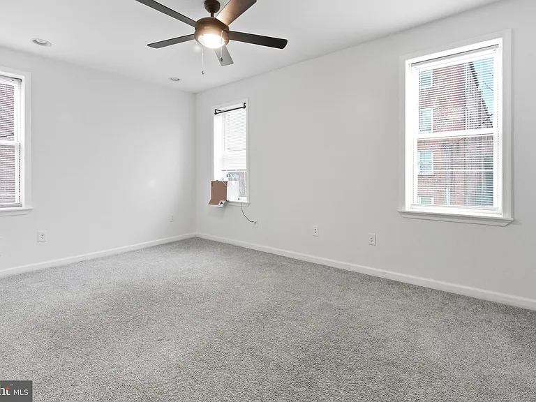 2302 Mount Royal Ter — Photo 13