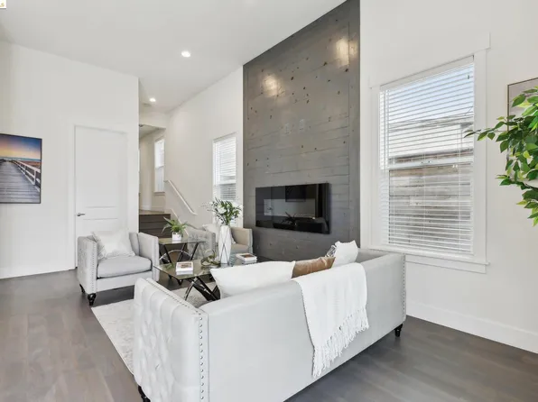 1091 Alcatraz Ave, Oakland, CA 94608