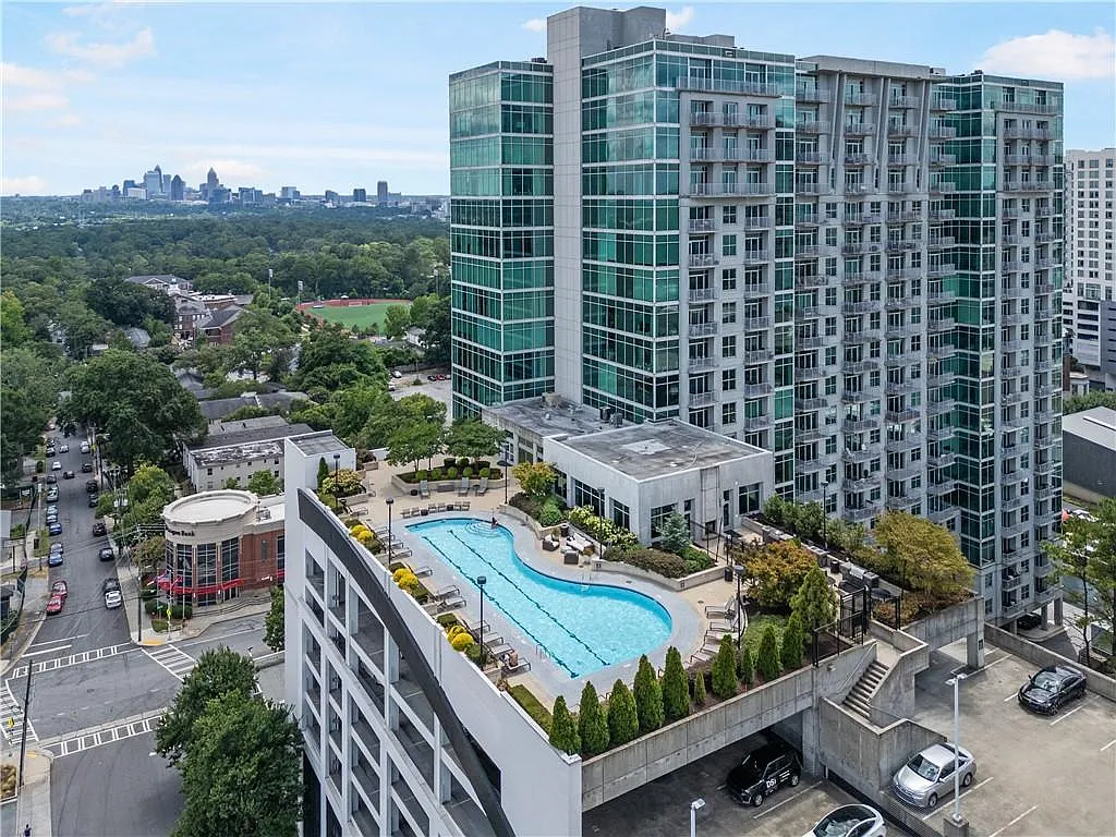 1 bed, 1.0 bath, 779 sqft, $2,150 — Photo 1