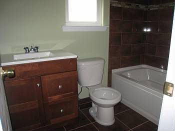 3rd image of 12 Curtis Pl