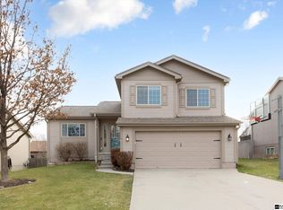 18707 Birchwood Ave, Omaha, NE 68135