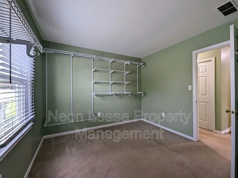 406 Franklin St — Photo 11