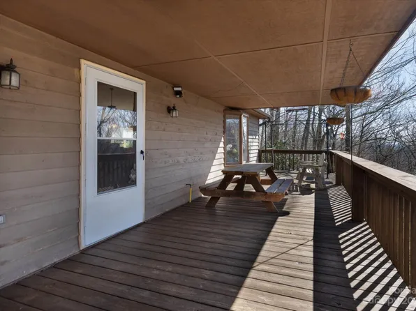 82 Buck Ridge Rd, Fairview, NC 28730